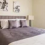 Stunning Nulu 1Br Cozysuites 01